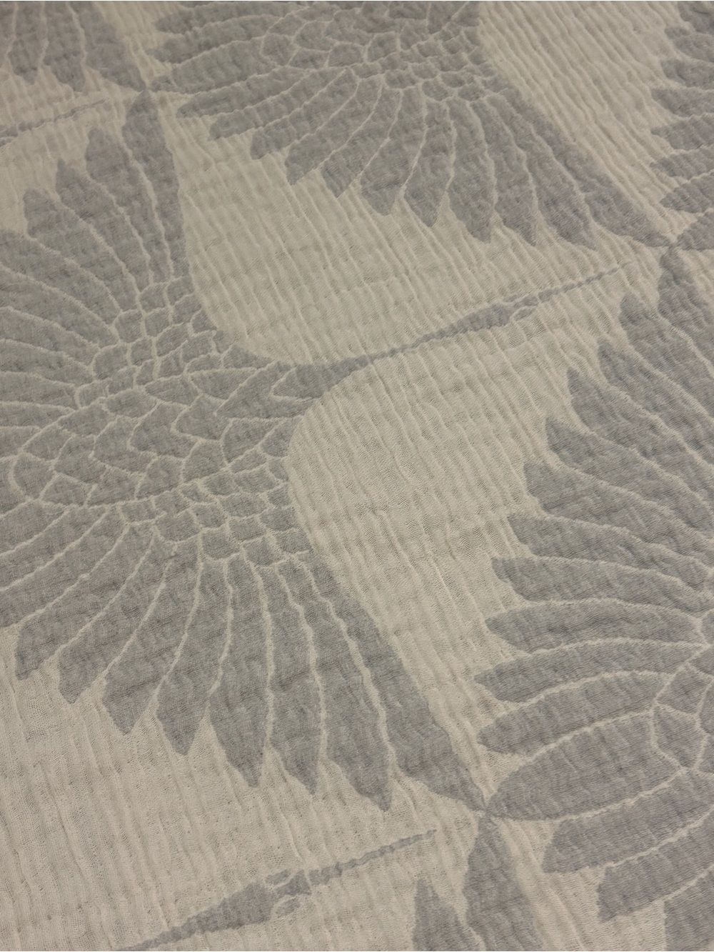 Modern Genevieve Gorder Anthro Feathered Flock Throw XL Silver Gray + Cool White - Picture 6 of 16